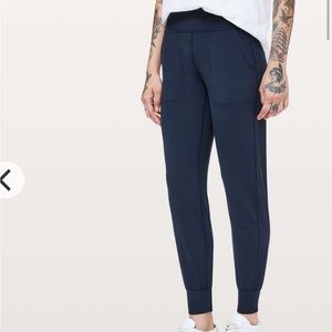 Lululemon Align jogger navy blue size 6